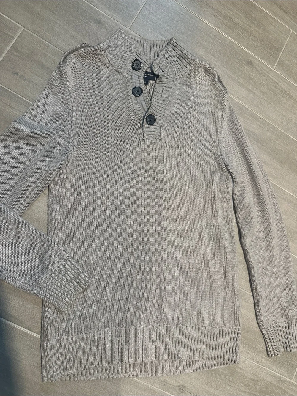 Banana Republic Men's Grey Button-Neck Sweater